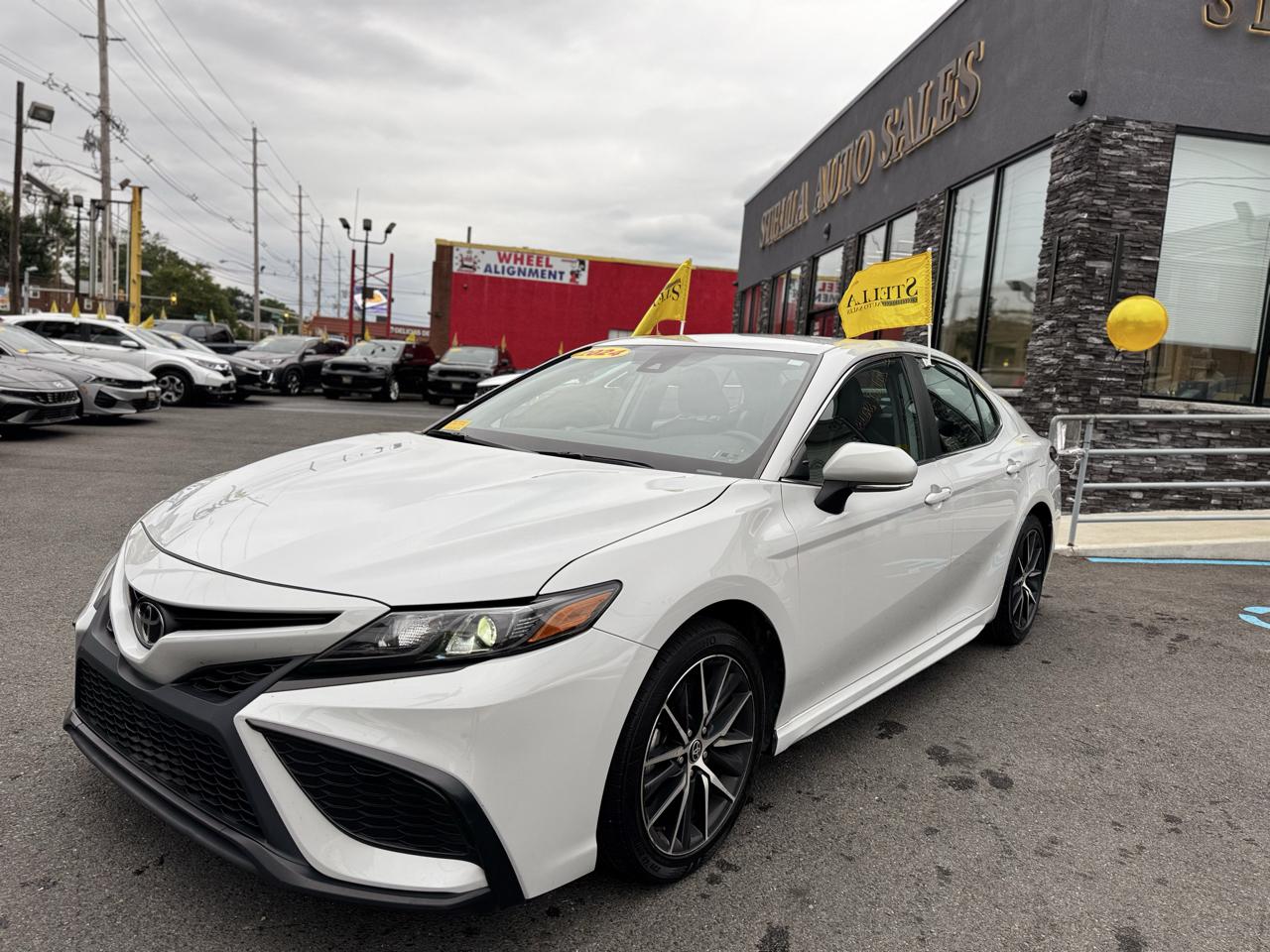 Toyota Camry SE 2024