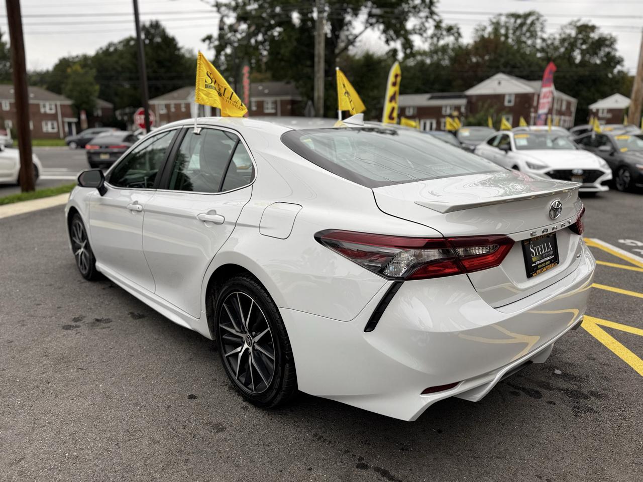 Toyota Camry SE 2024