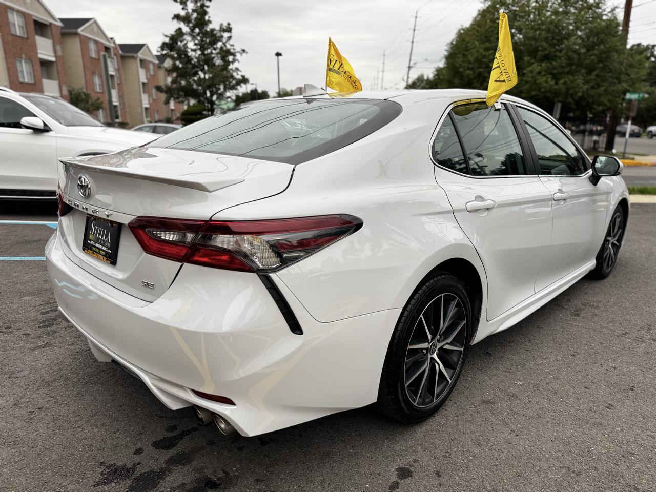 Toyota Camry SE 2024