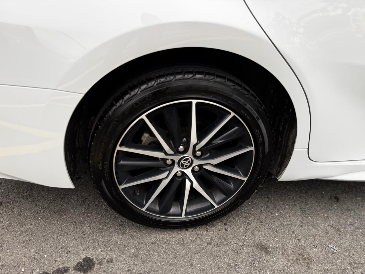 Toyota Camry SE 2024