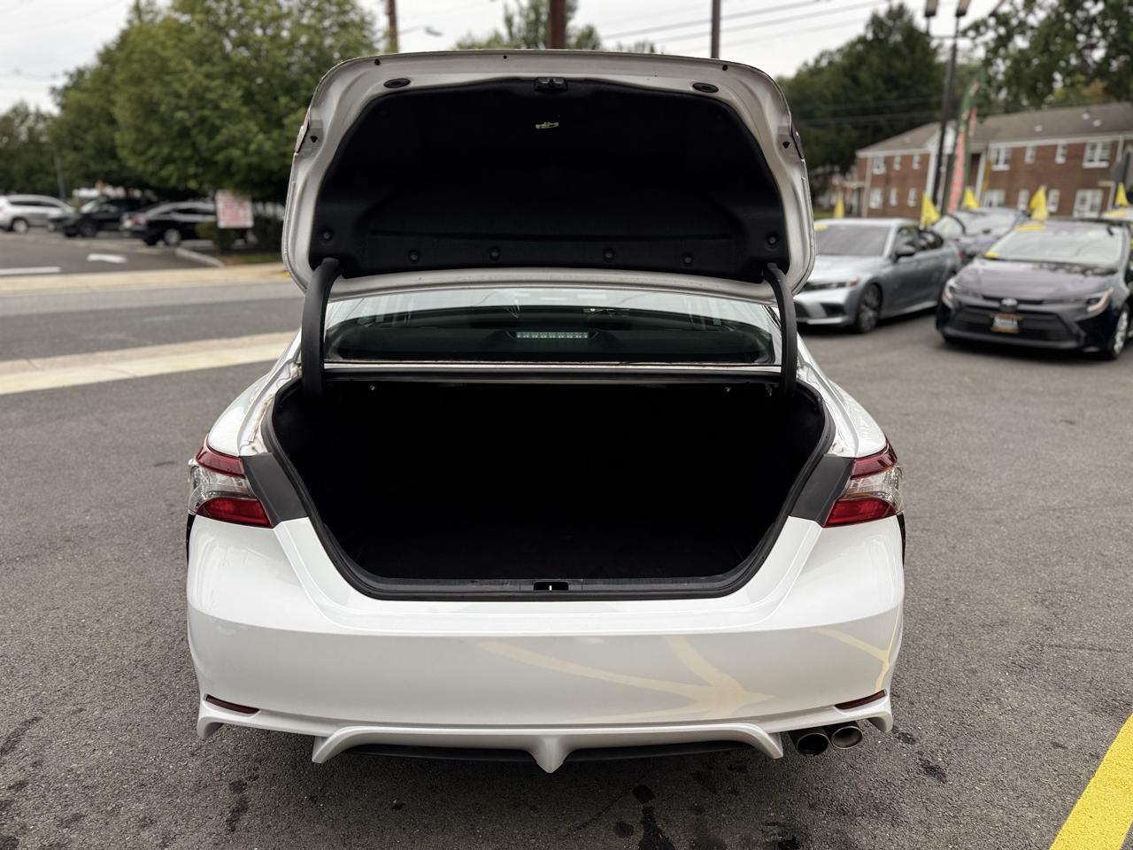 Toyota Camry SE 2024