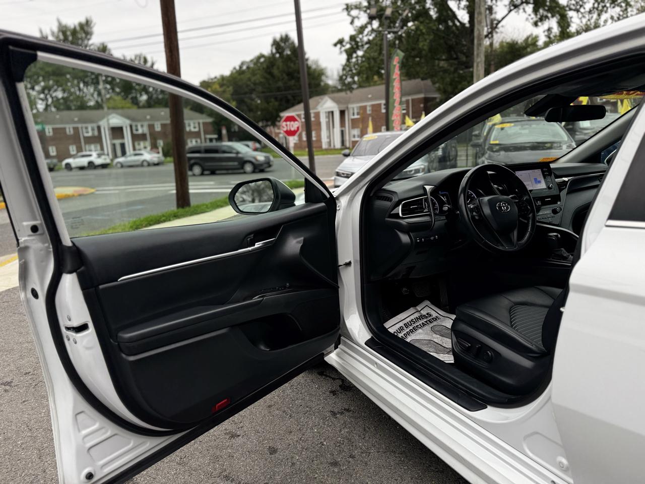 Toyota Camry SE 2024