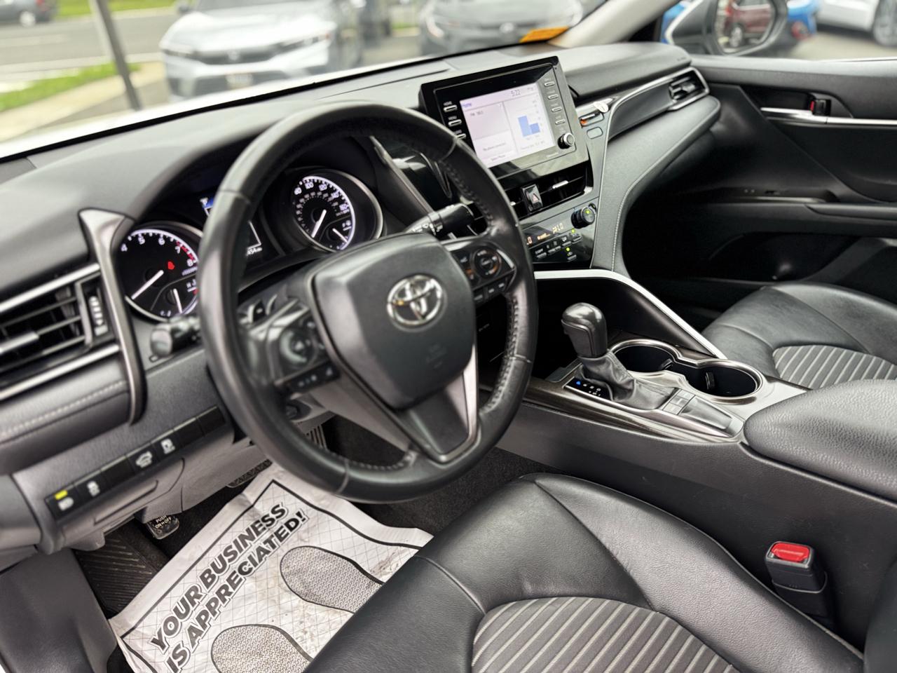 Toyota Camry SE 2024