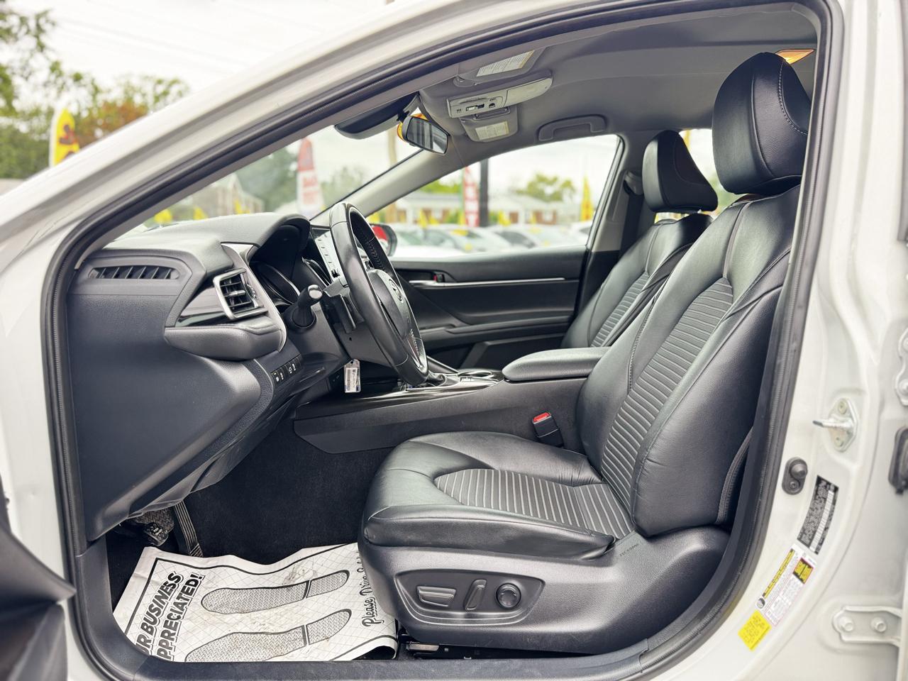 Toyota Camry SE 2024