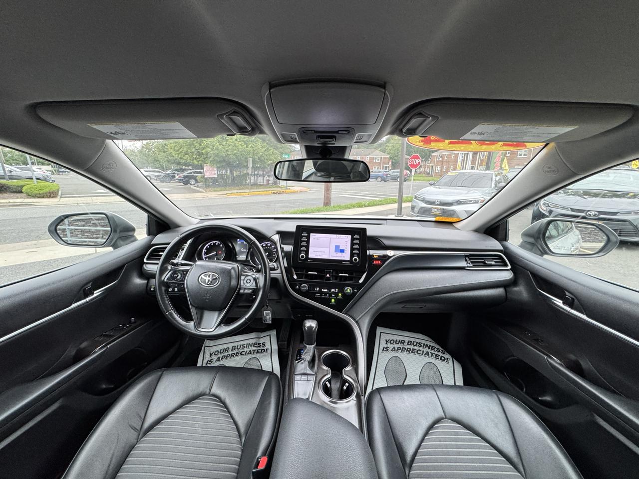 Toyota Camry SE 2024