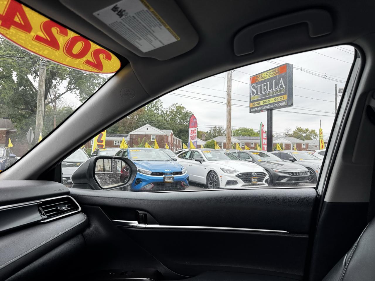 Toyota Camry SE 2024