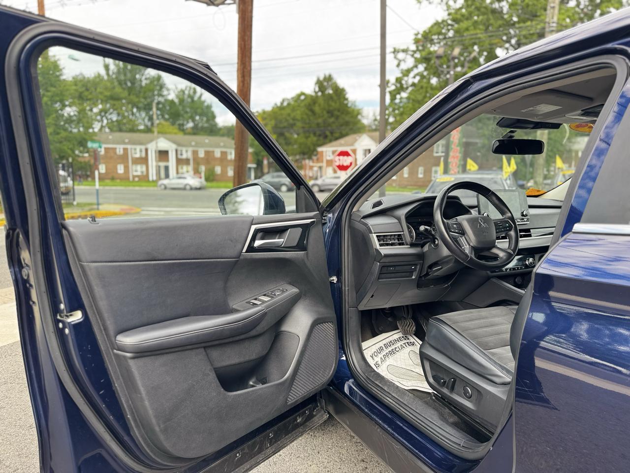 Mitsubishi Outlander SE 2WD 2024