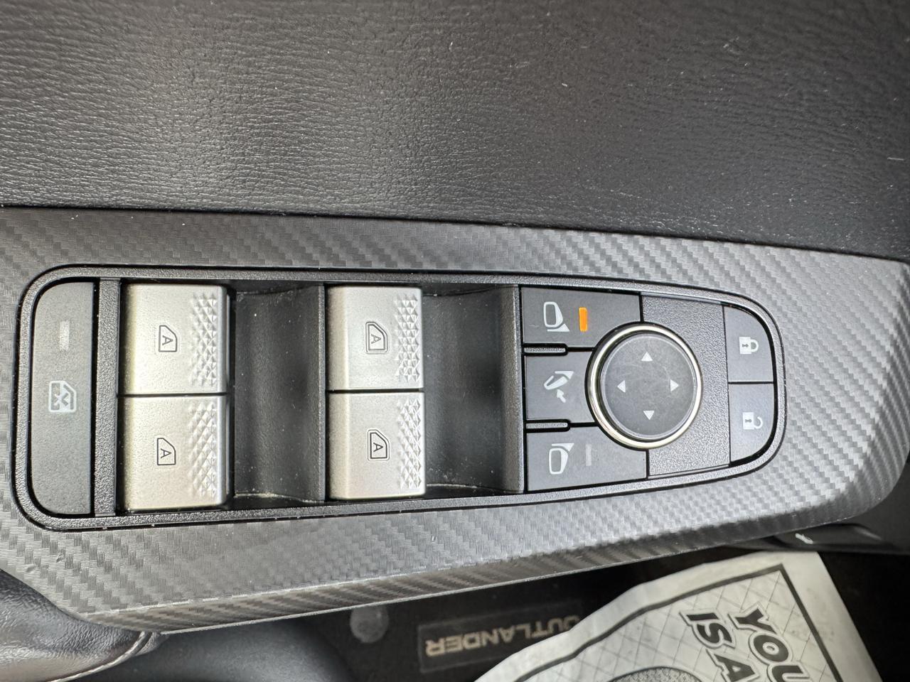 Mitsubishi Outlander SE 2WD 2024