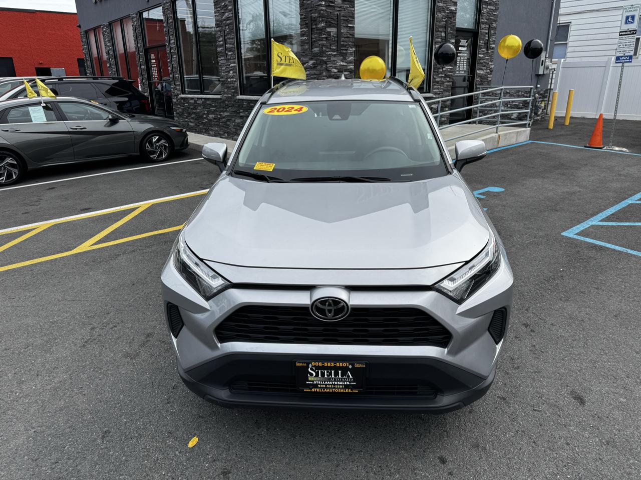 Toyota RAV4 XLE 2024