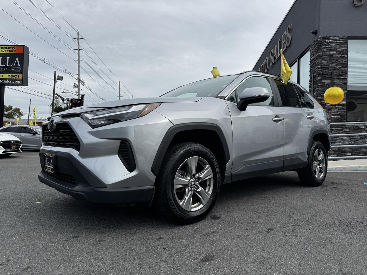 Toyota RAV4 XLE 2024