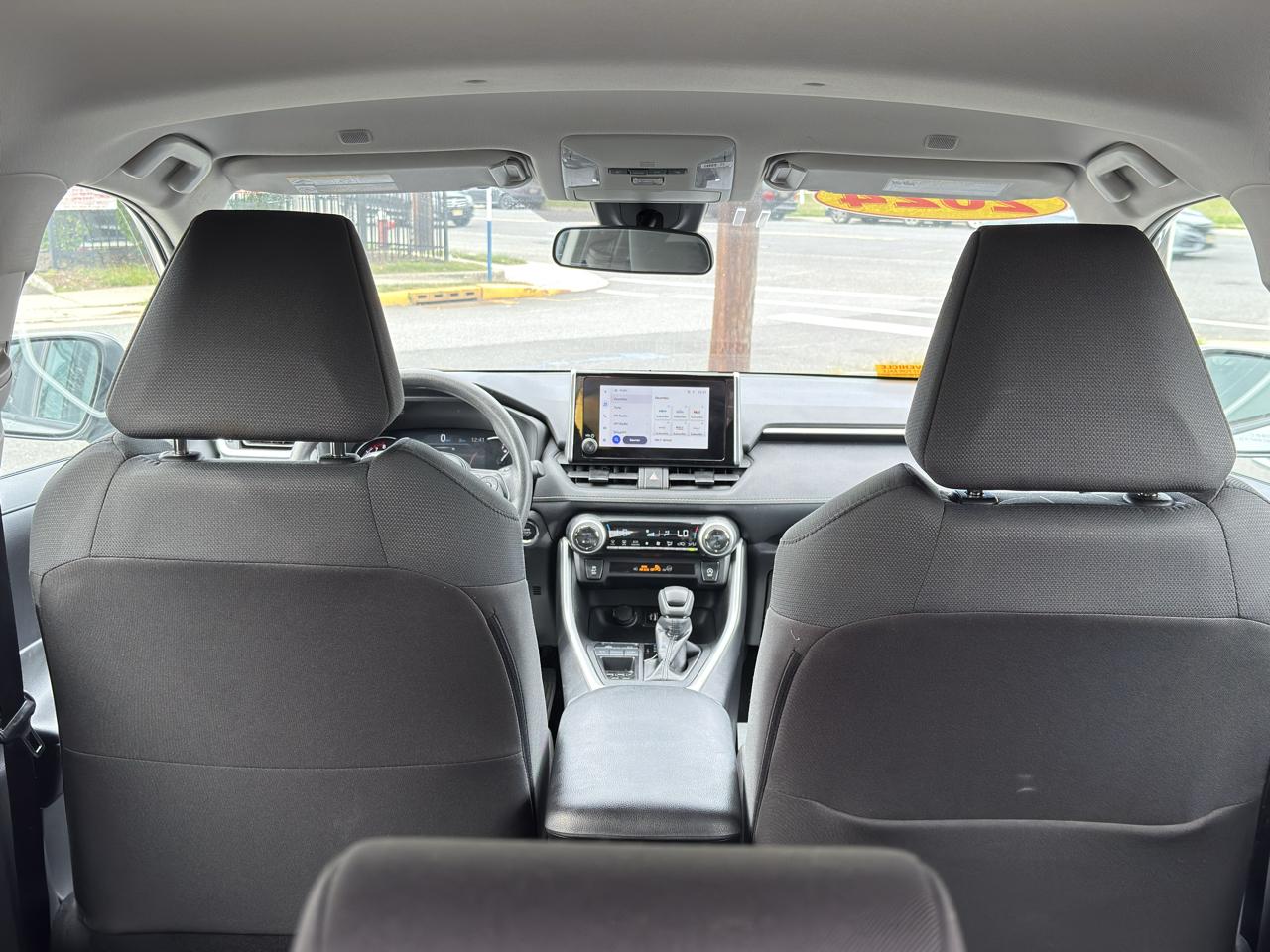 Toyota RAV4 XLE 2024