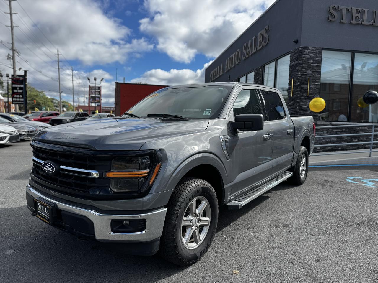 Ford F-150 XLT SuperCrew 4WD 2025