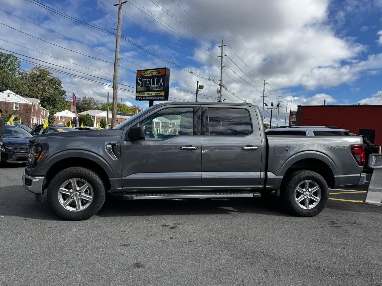 Ford F-150 XLT SuperCrew 4WD 2025