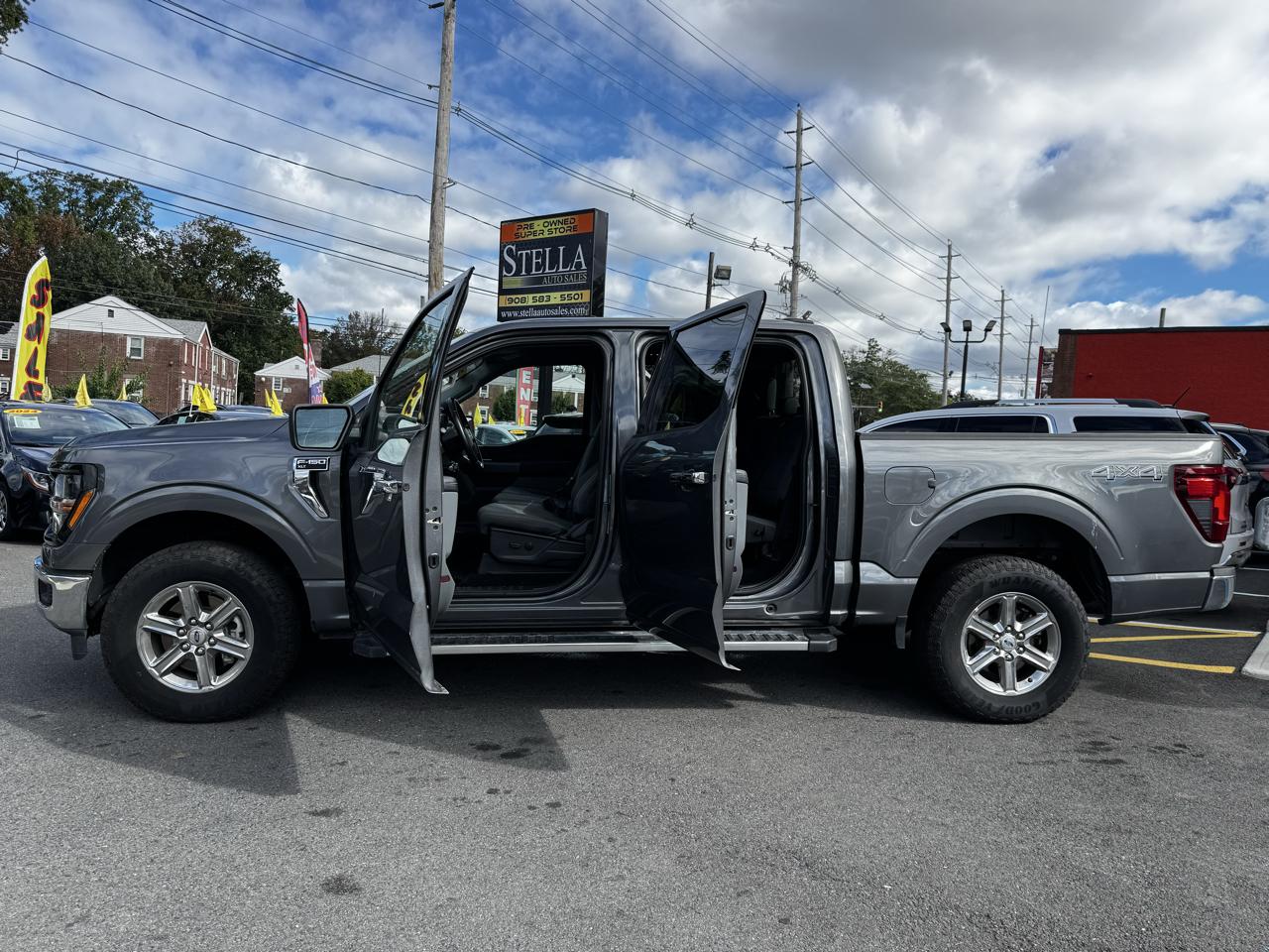 Ford F-150 XLT SuperCrew 4WD 2025