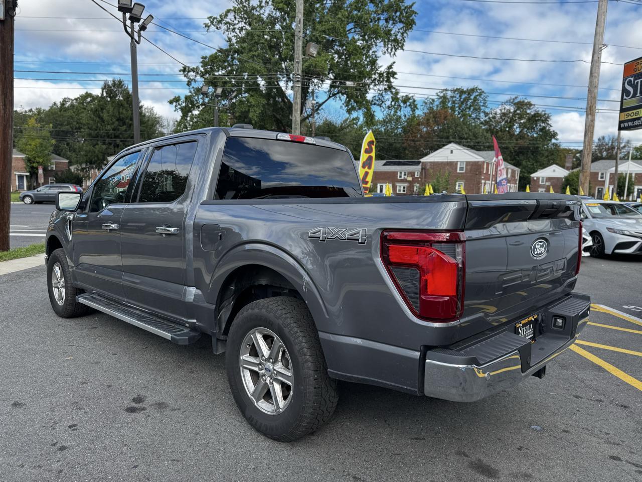 Ford F-150 XLT SuperCrew 4WD 2025