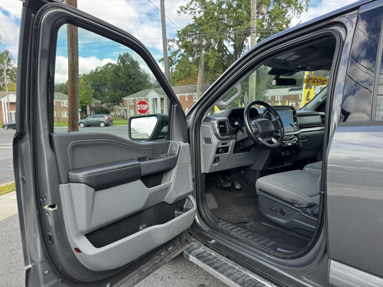 Ford F-150 XLT SuperCrew 4WD 2025