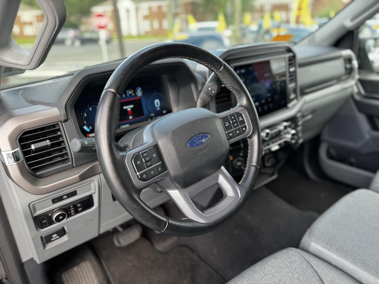 Ford F-150 XLT SuperCrew 4WD 2025