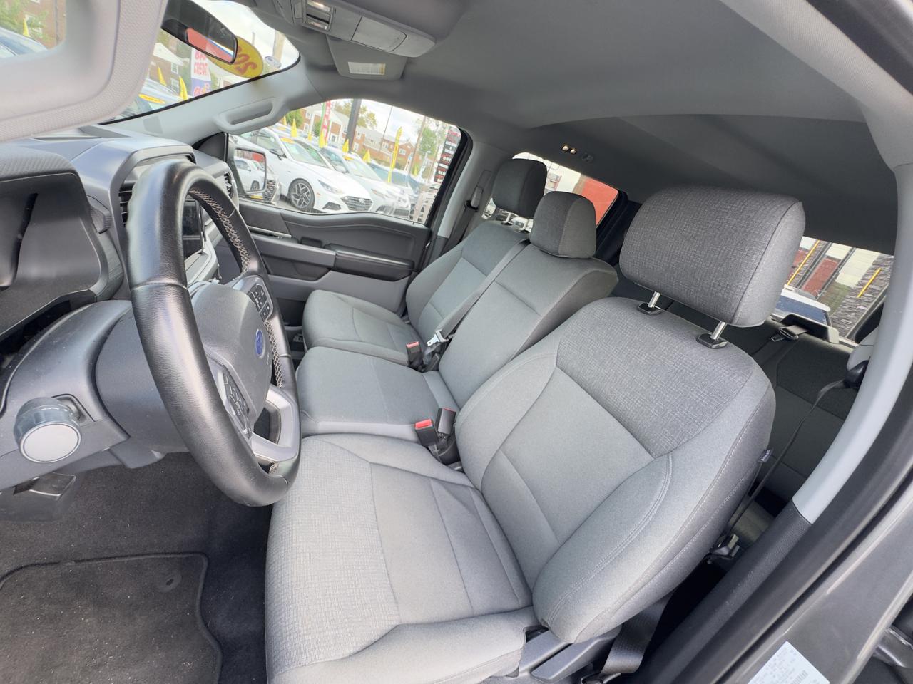 Ford F-150 XLT SuperCrew 4WD 2025