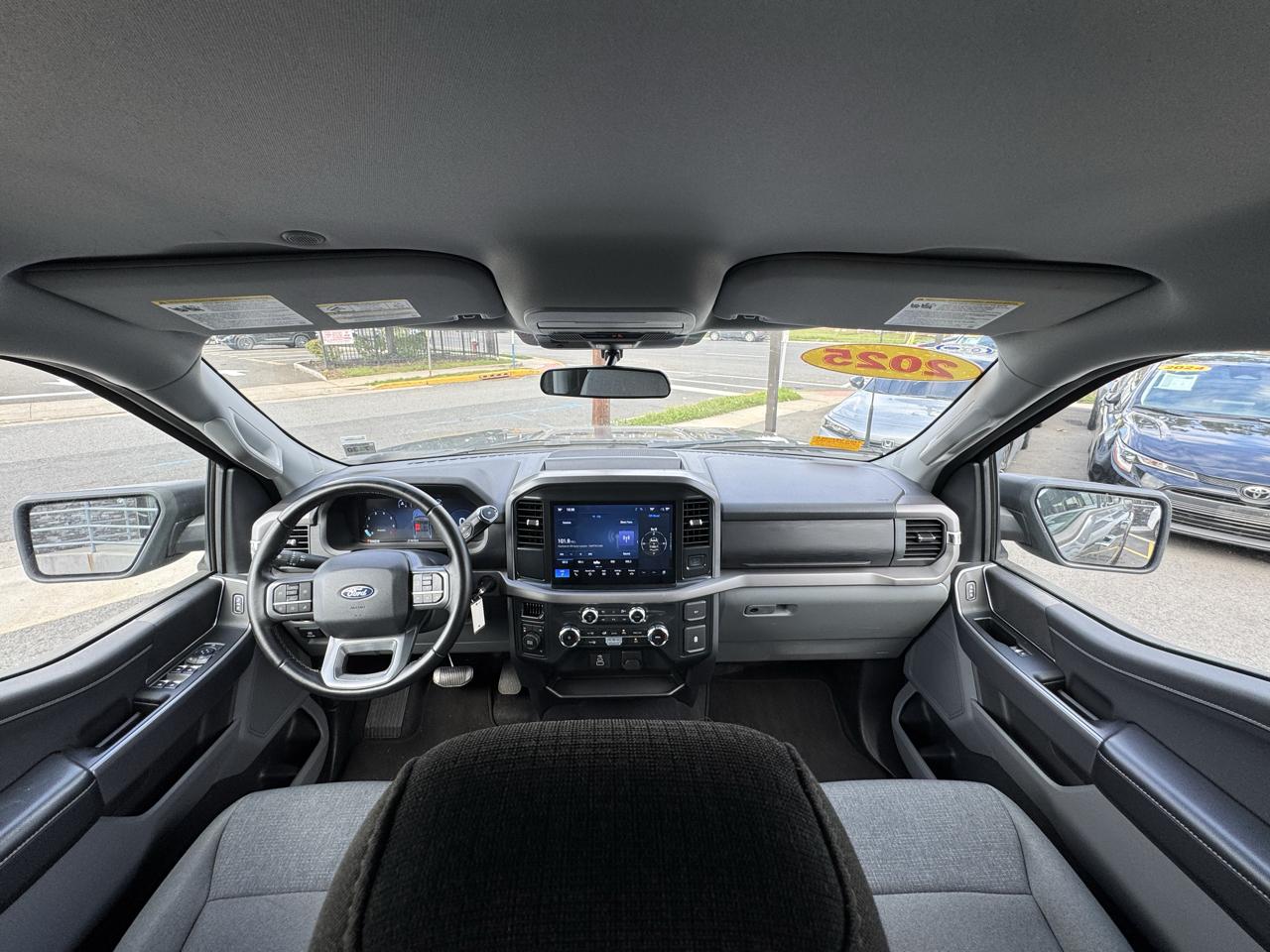 Ford F-150 XLT SuperCrew 4WD 2025