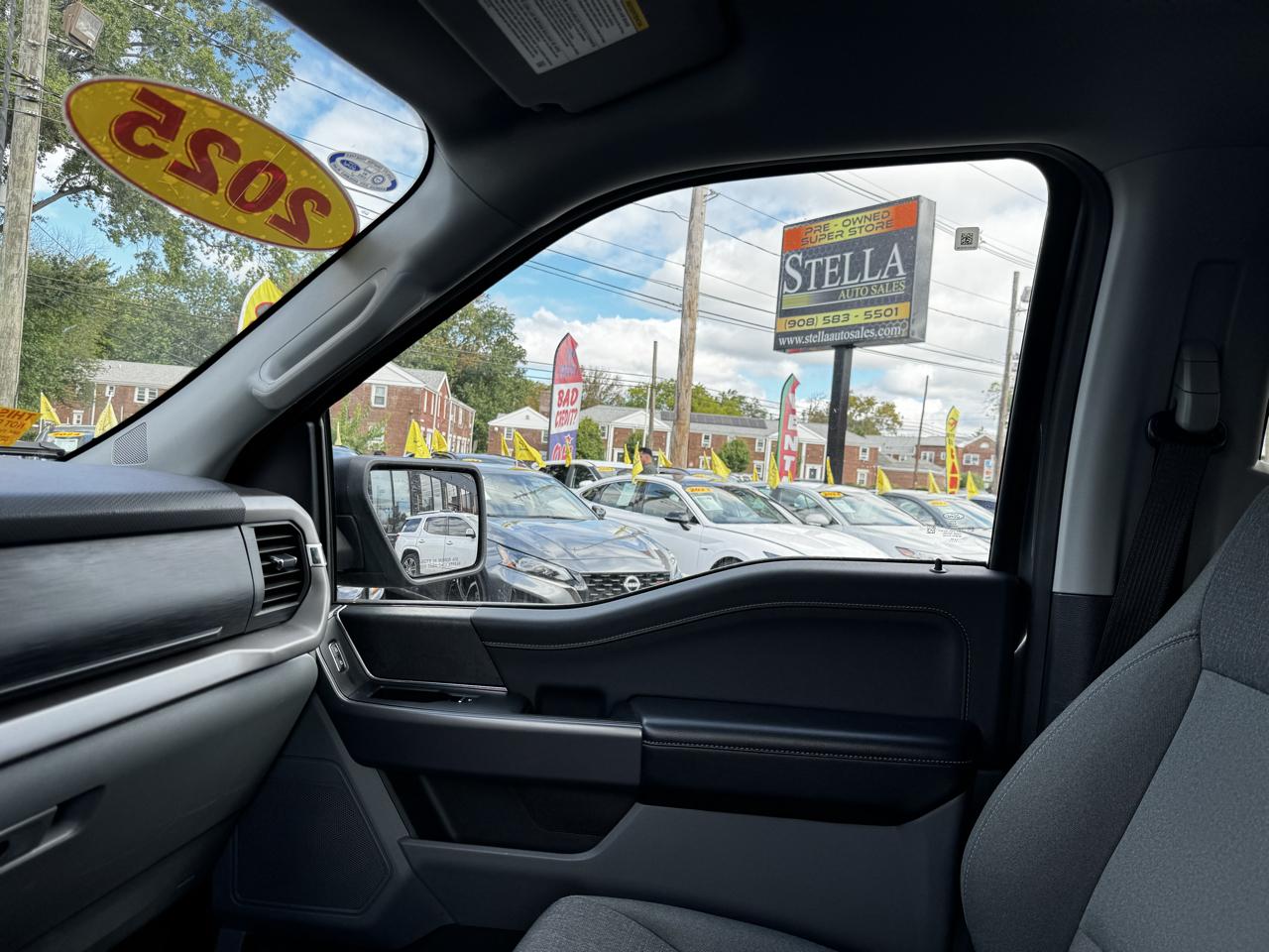 Ford F-150 XLT SuperCrew 4WD 2025