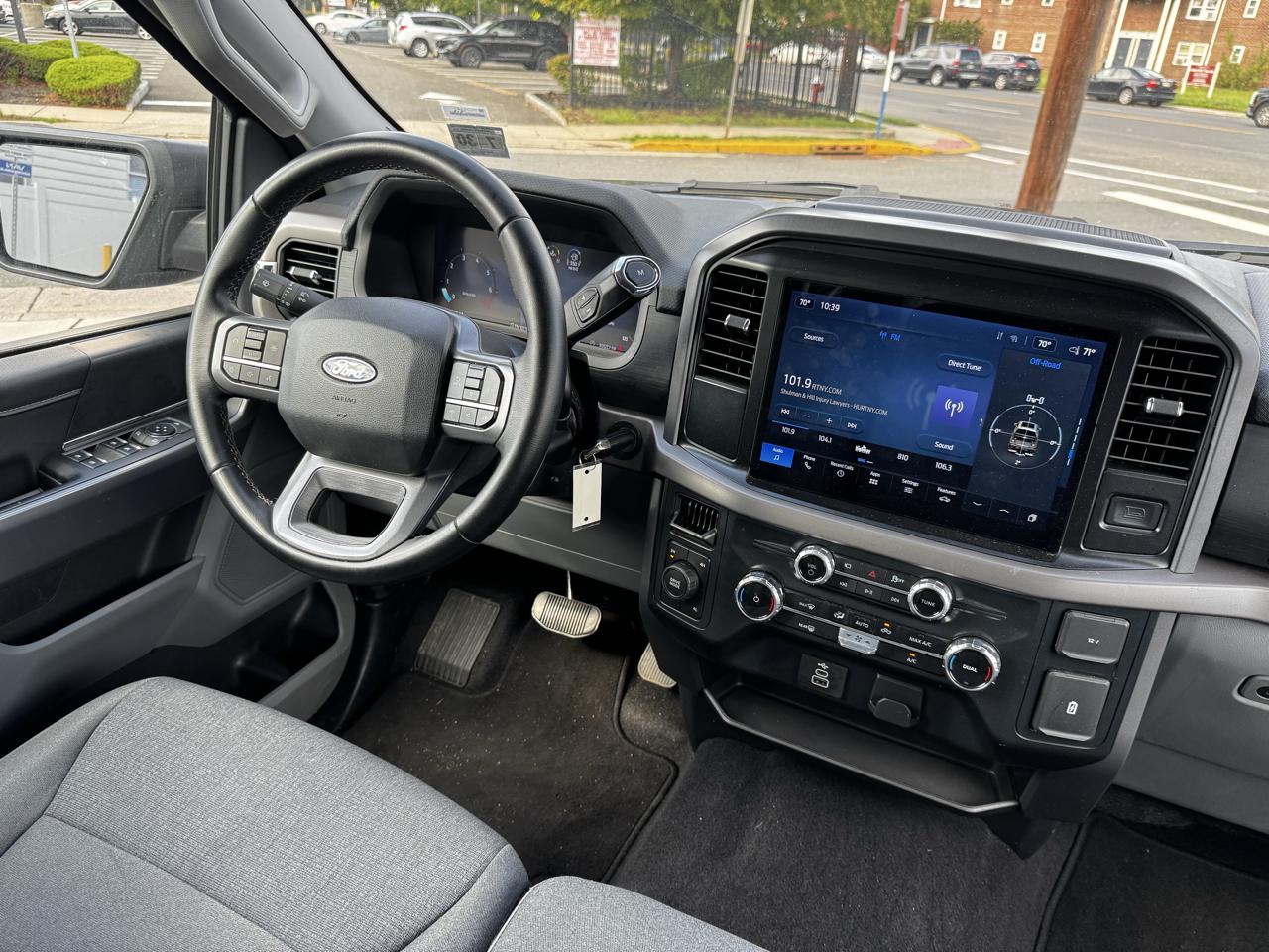 Ford F-150 XLT SuperCrew 4WD 2025