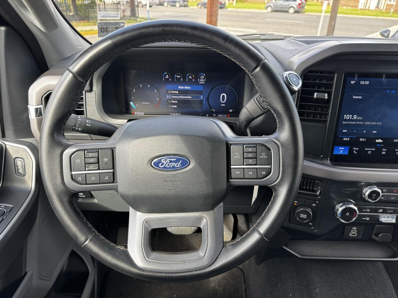 Ford F-150 XLT SuperCrew 4WD 2025