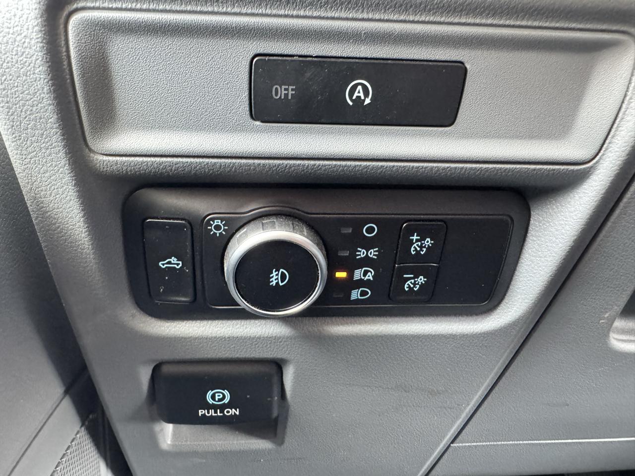 Ford F-150 XLT SuperCrew 4WD 2025