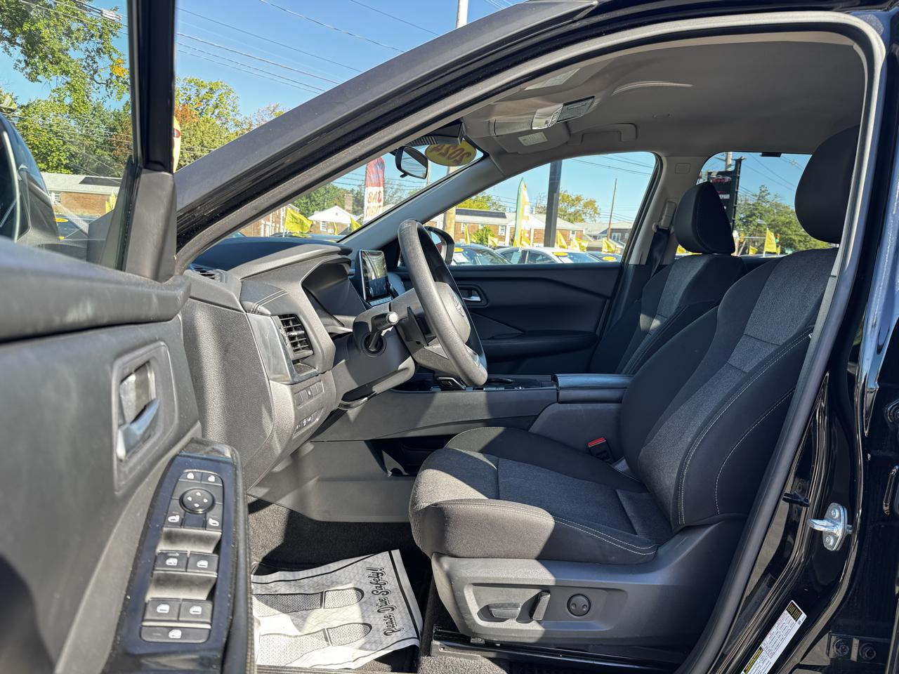 Nissan Rogue SV 2024