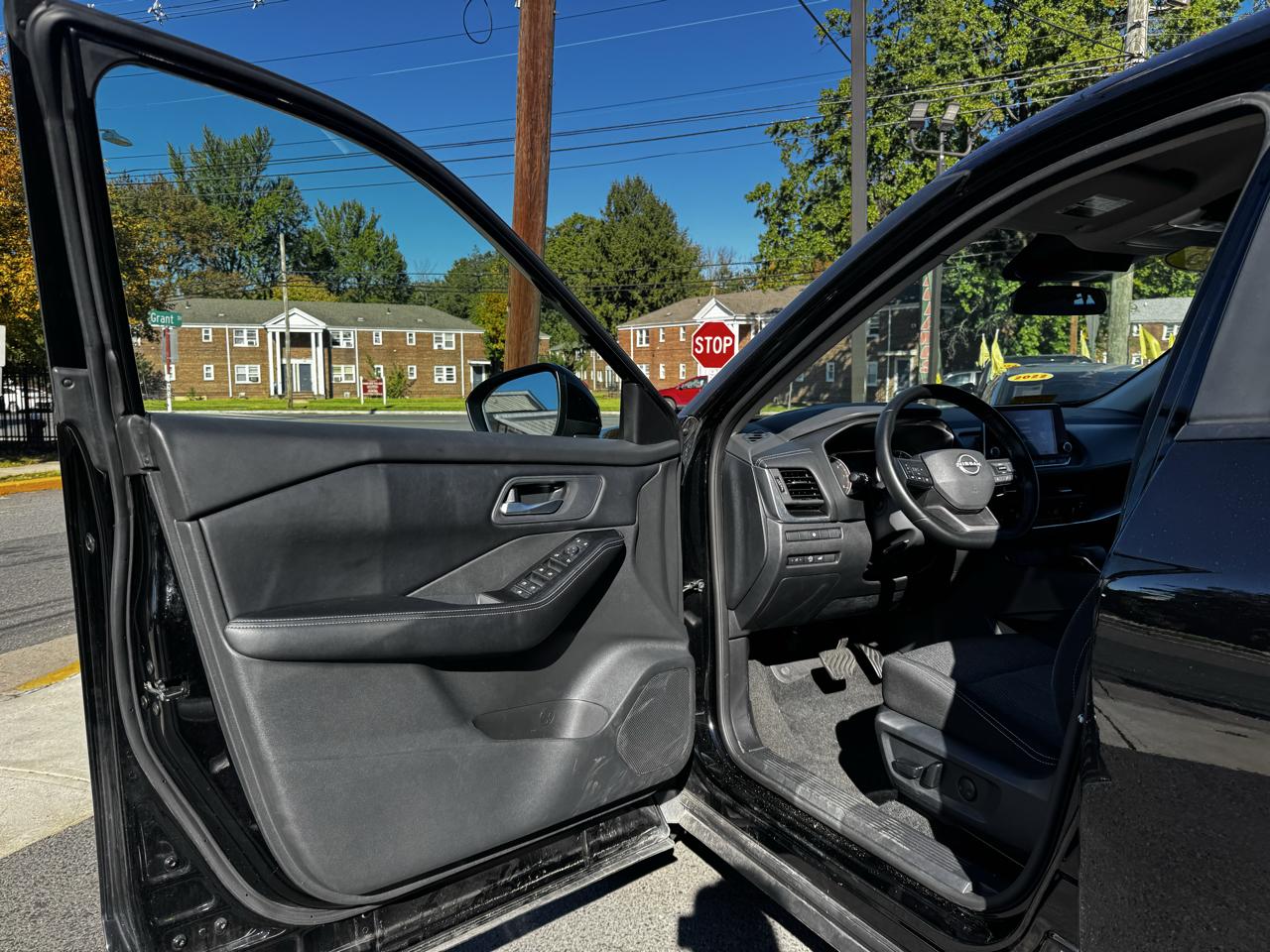Nissan Rogue SV 2025