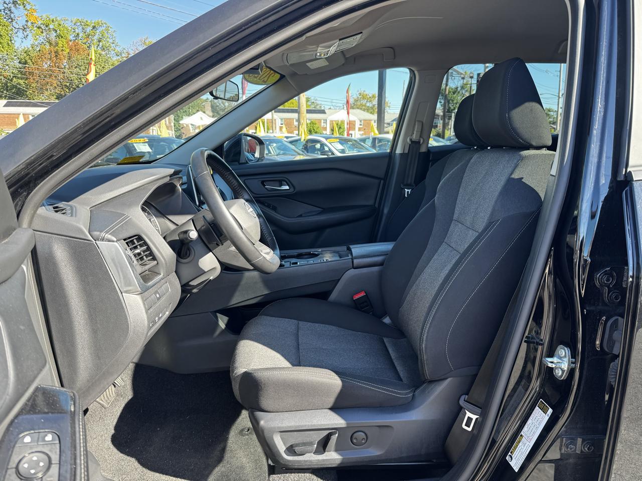 Nissan Rogue SV 2025