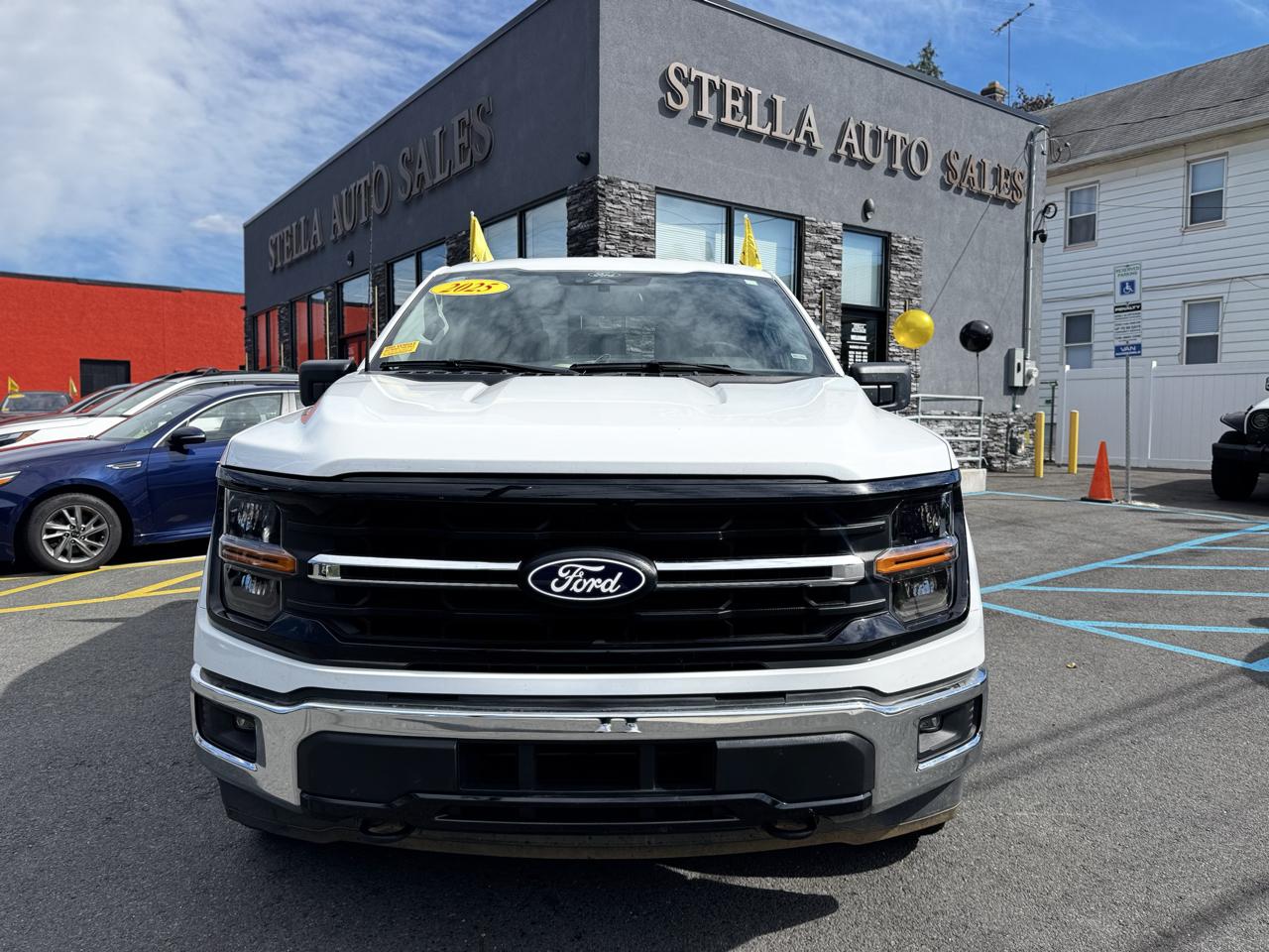 Ford F-150 XLT SuperCrew 4WD 2025