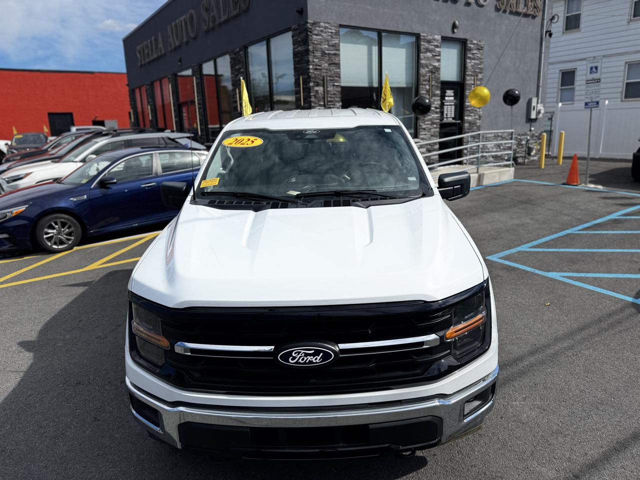 Ford F-150 XLT SuperCrew 4WD 2025