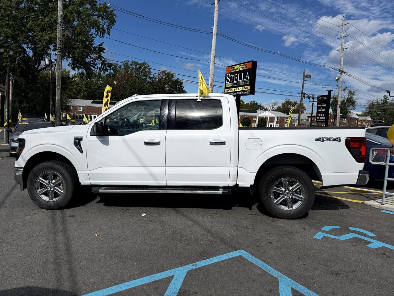 Ford F-150 XLT SuperCrew 4WD 2025