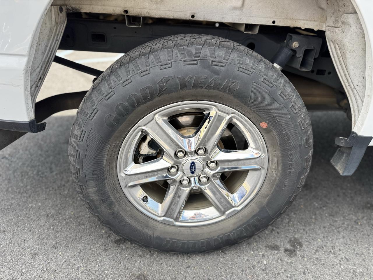 Ford F-150 XLT SuperCrew 4WD 2025