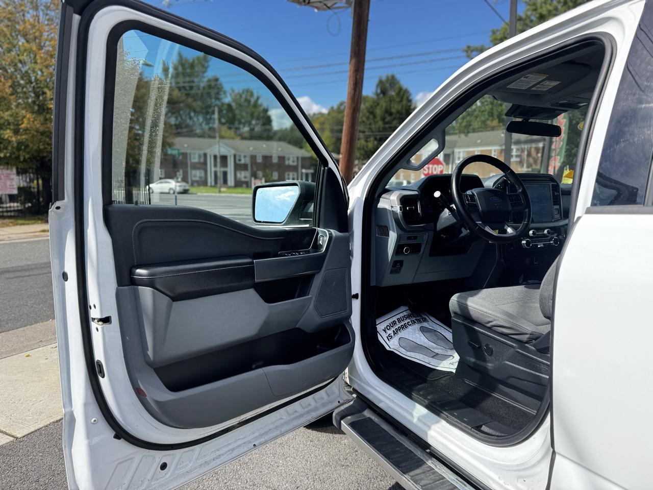 Ford F-150 XLT SuperCrew 4WD 2025
