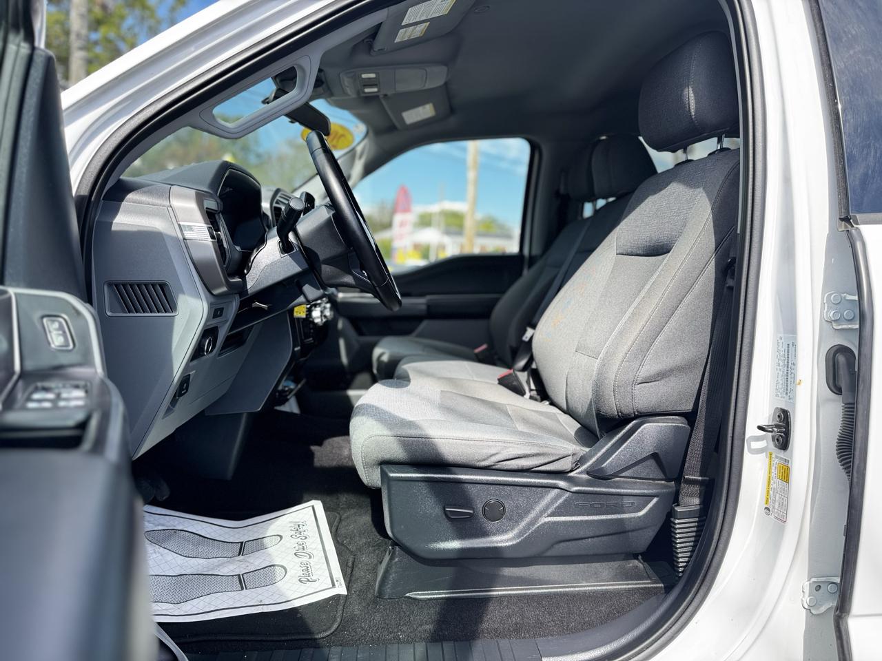 Ford F-150 XLT SuperCrew 4WD 2025