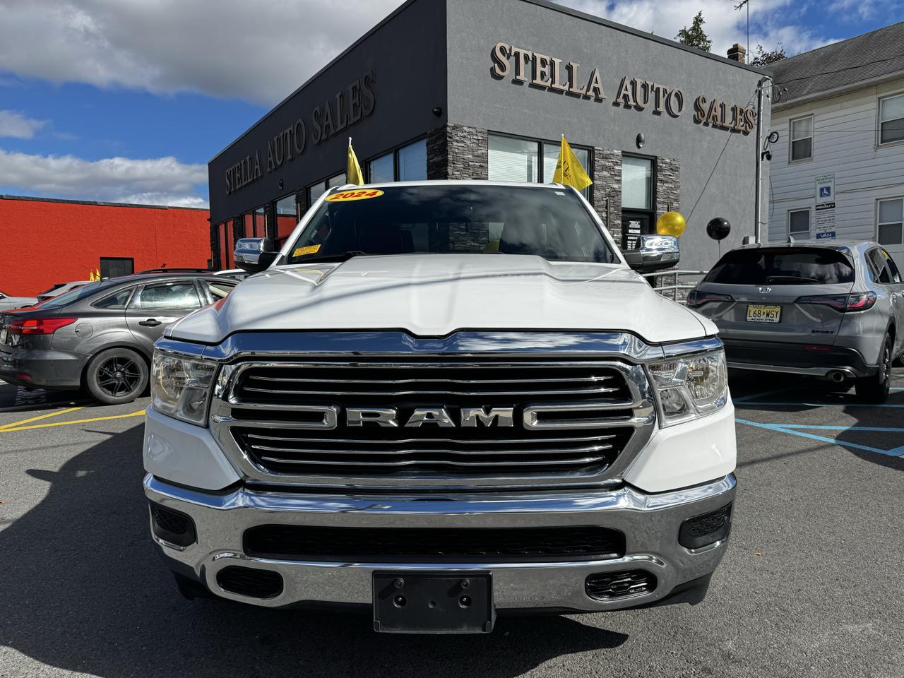 RAM 1500 Laramie Crew Cab SWB 4WD 2024