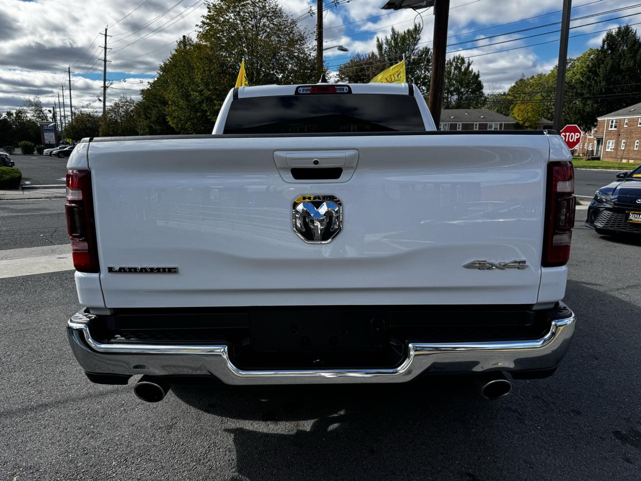 RAM 1500 Laramie Crew Cab SWB 4WD 2024