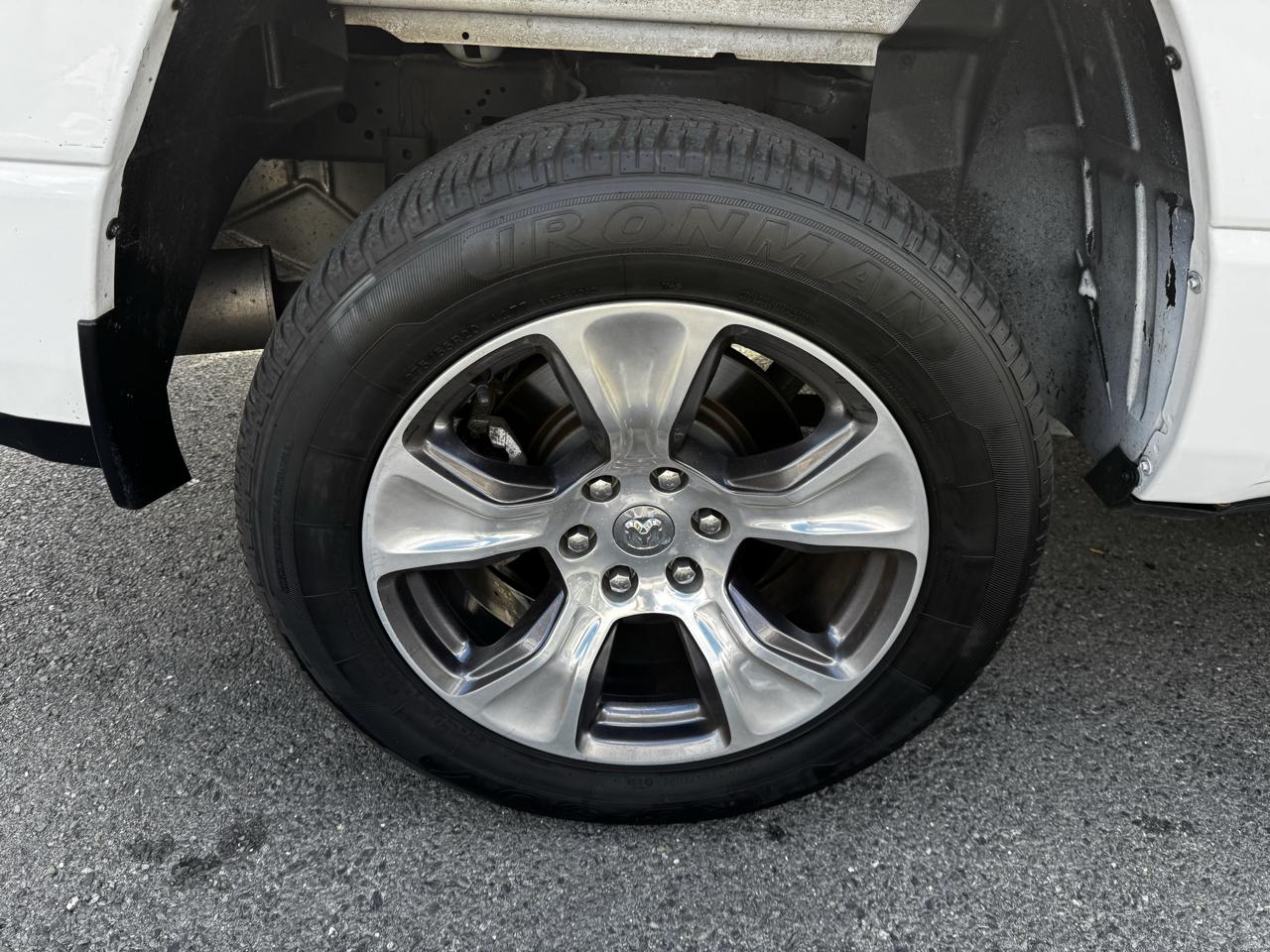 RAM 1500 Laramie Crew Cab SWB 4WD 2024