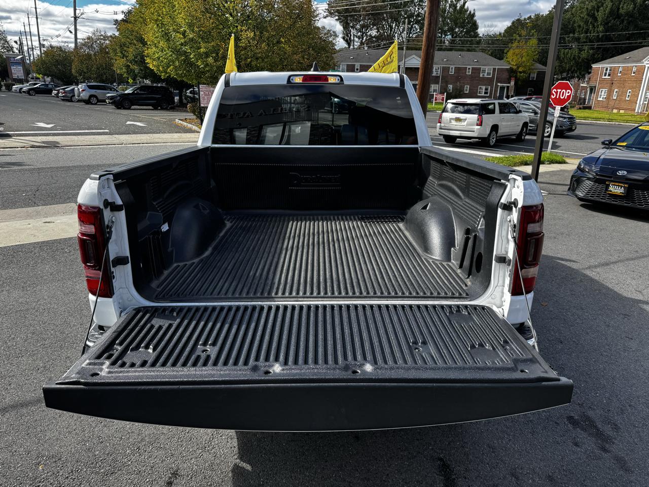 RAM 1500 Laramie Crew Cab SWB 4WD 2024