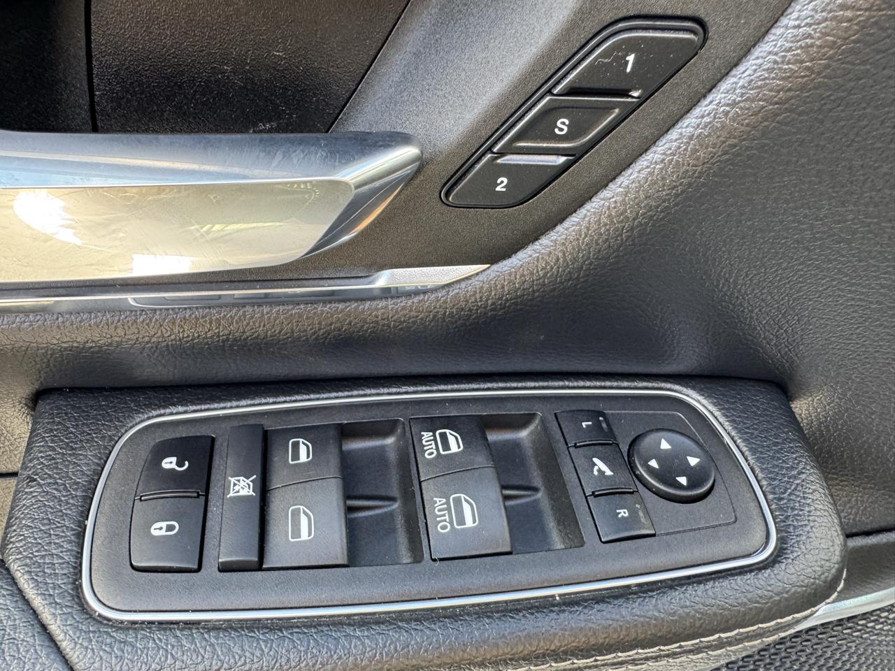 RAM 1500 Laramie Crew Cab SWB 4WD 2024