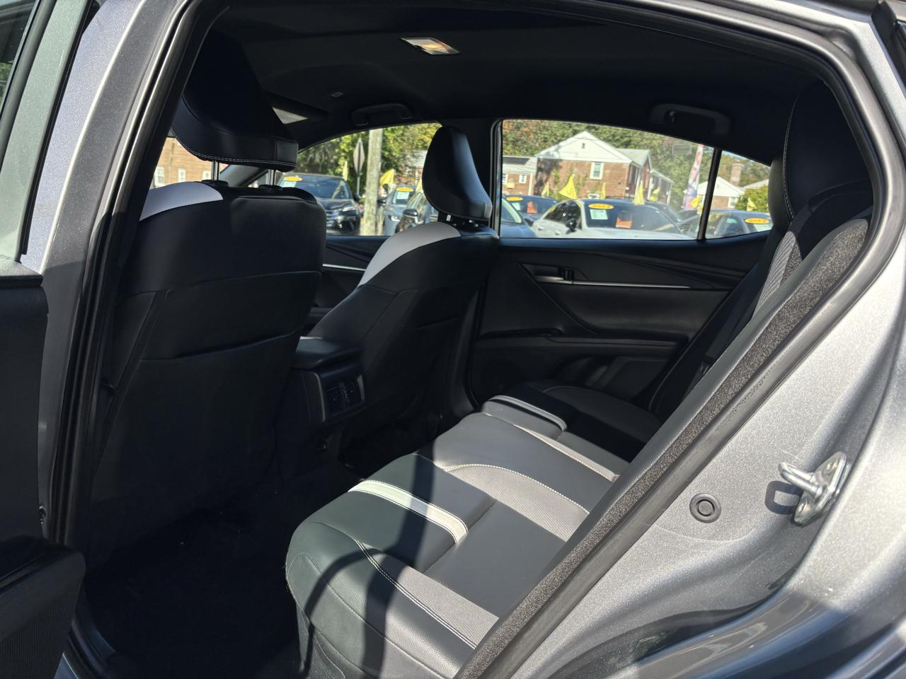 Toyota Camry Hybrid XLE 2025