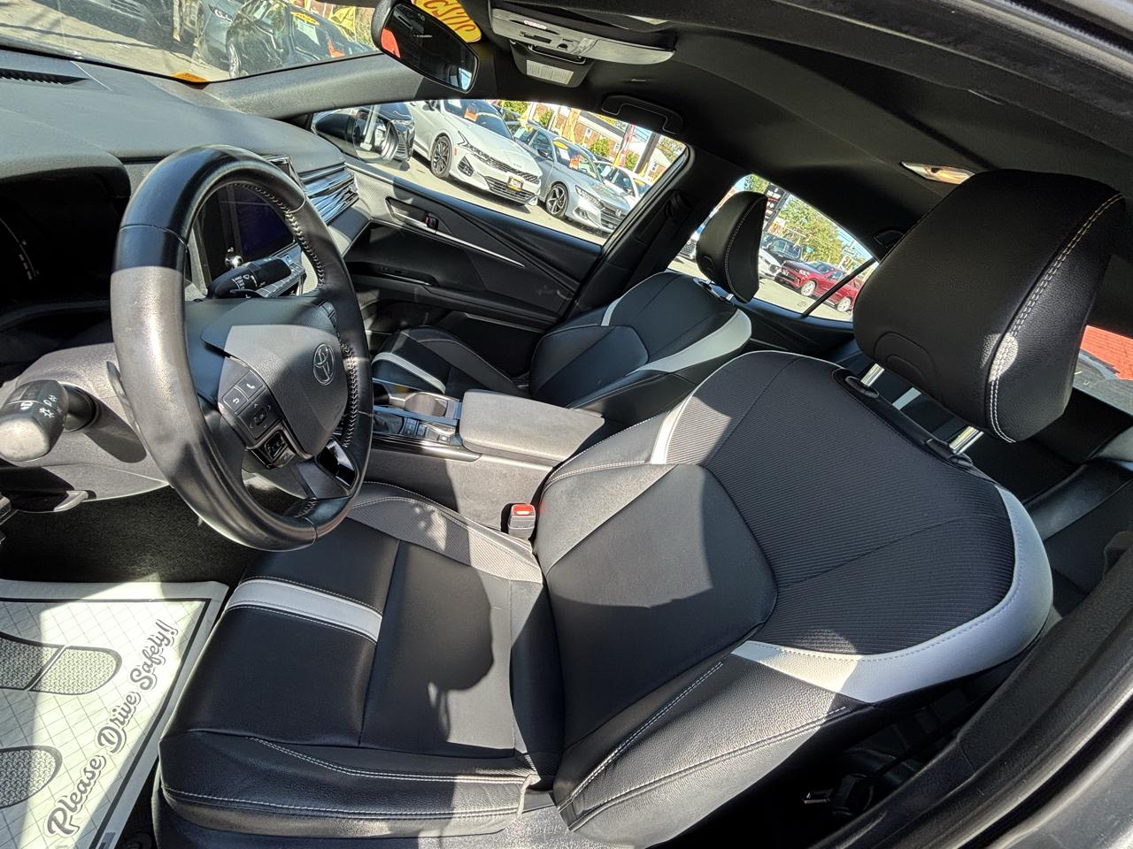 Toyota Camry Hybrid XLE 2025