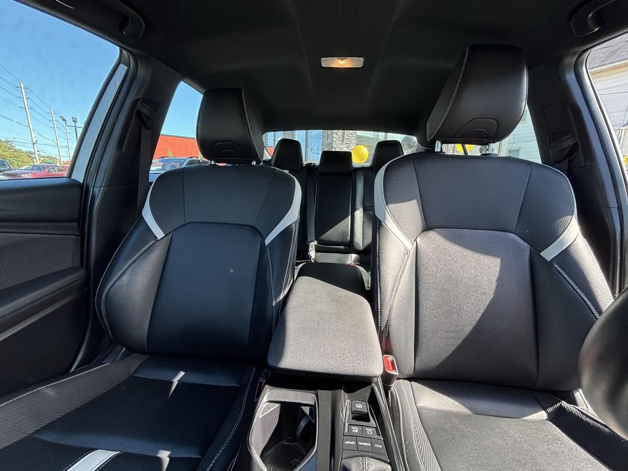 Toyota Camry Hybrid XLE 2025