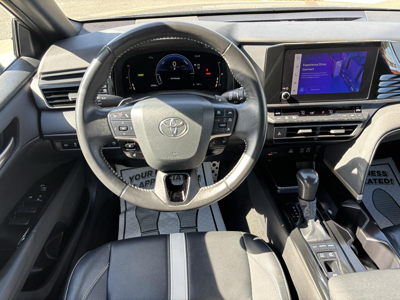 Toyota Camry Hybrid XLE 2025