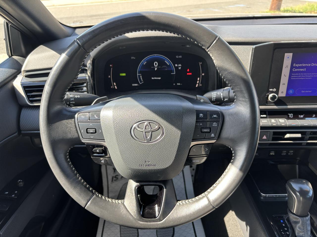Toyota Camry Hybrid XLE 2025