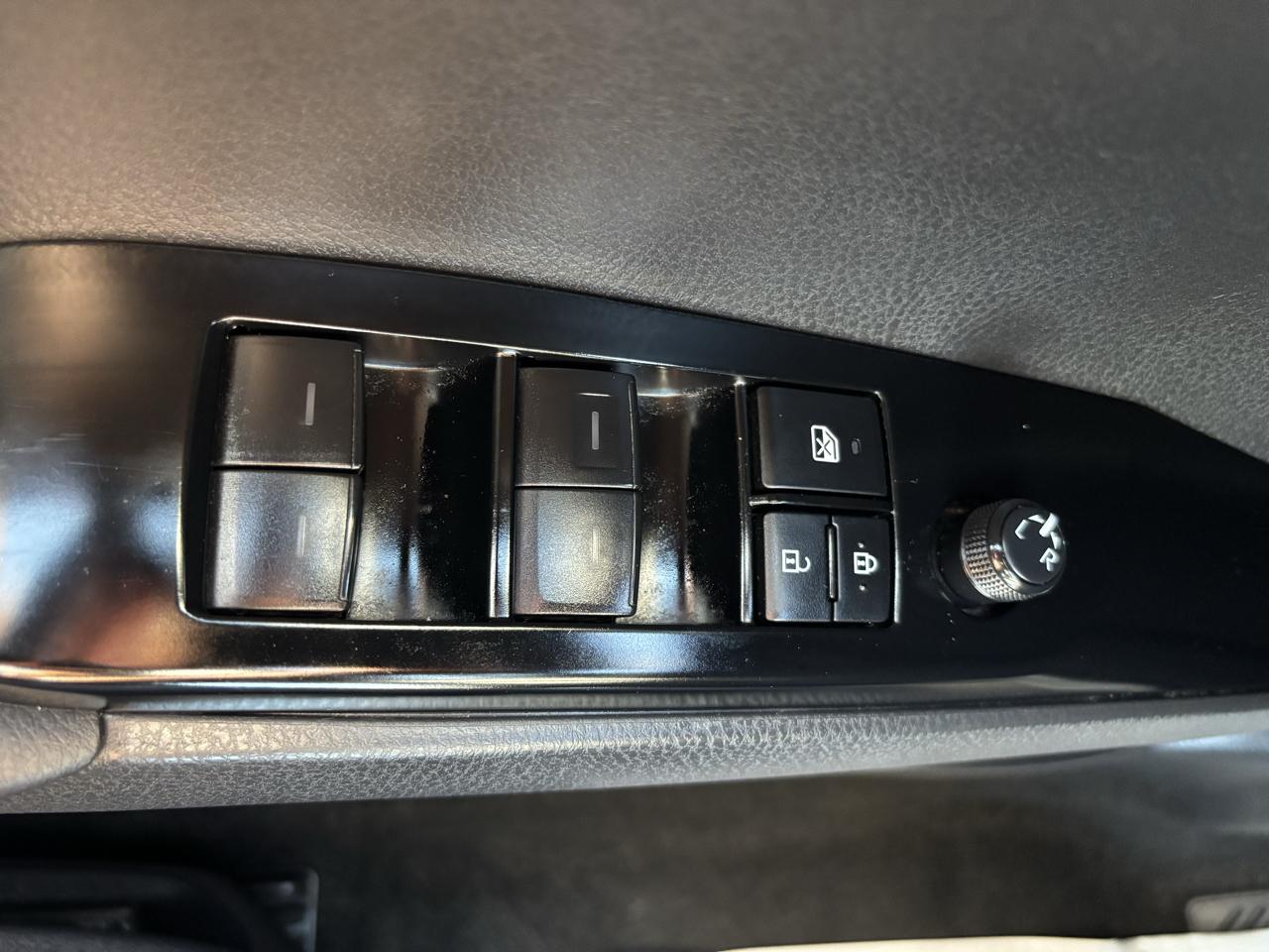 Toyota Camry Hybrid XLE 2025