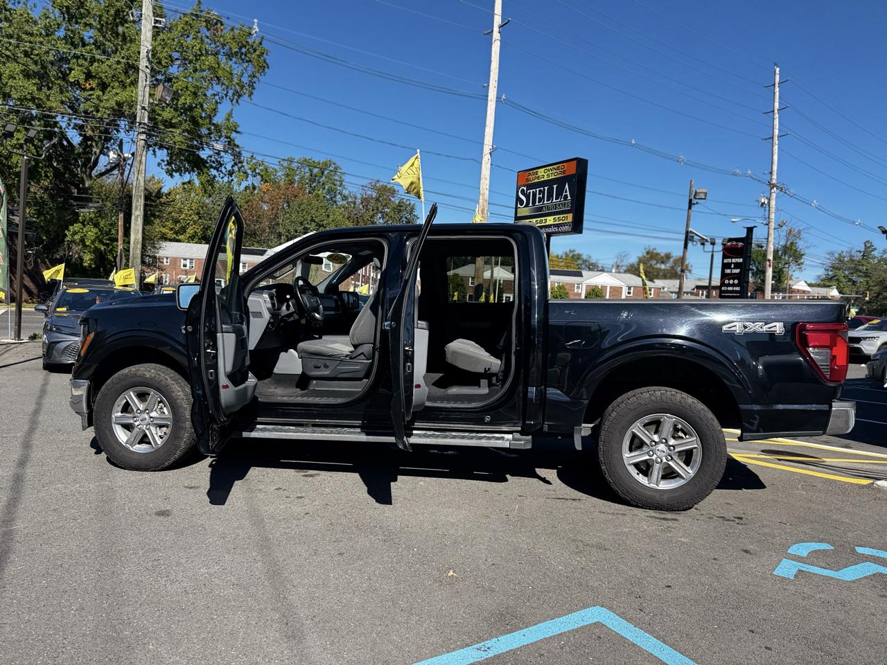 Ford F-150 XLT SuperCrew 4WD 2024