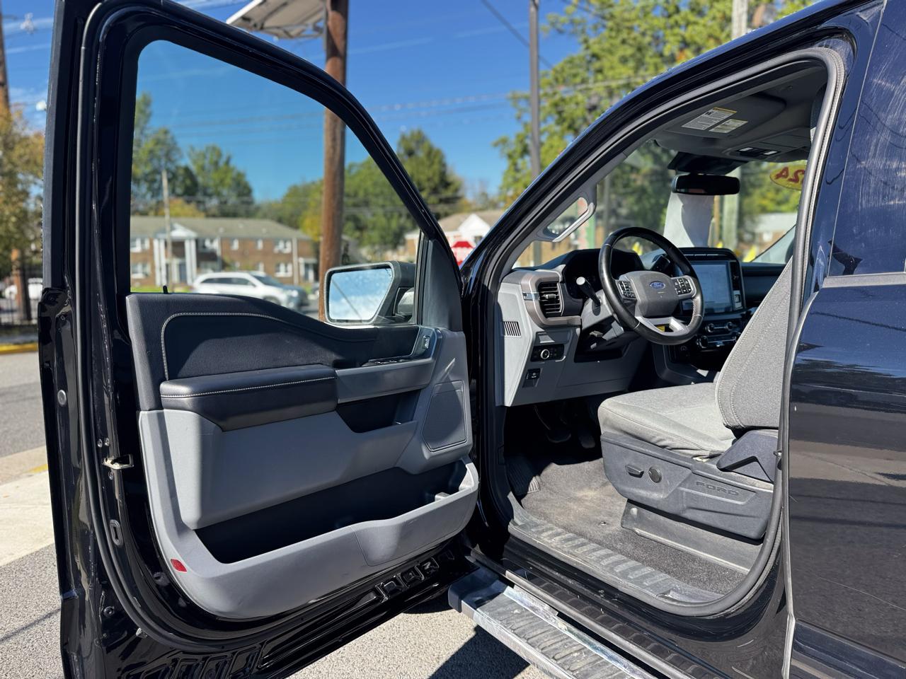 Ford F-150 XLT SuperCrew 4WD 2024