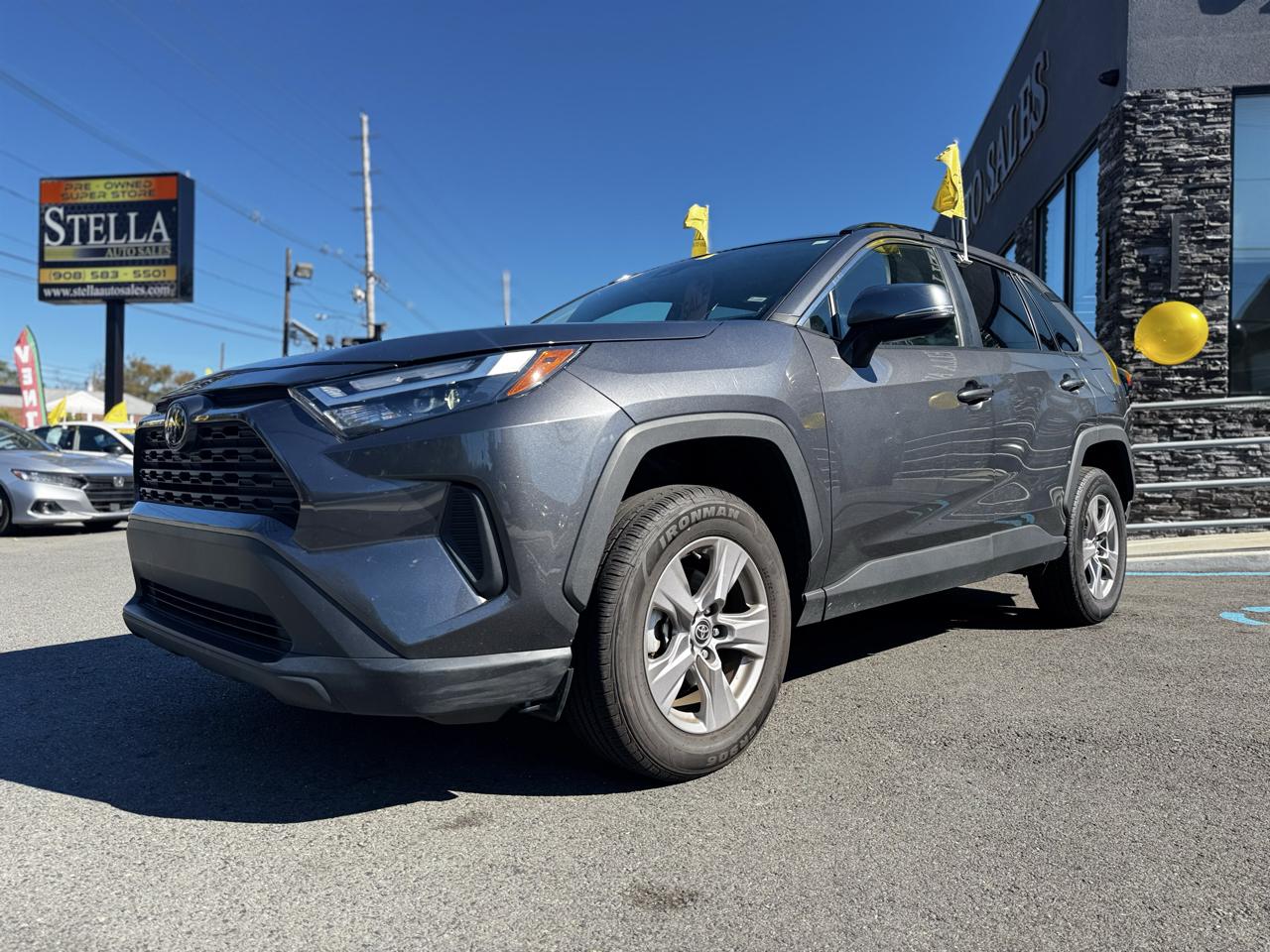 Toyota RAV4 XLE 2025